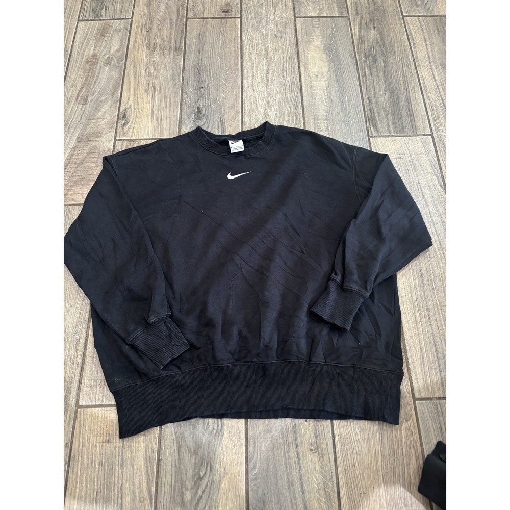 Nike Men's Black Crewneck Sweatshirt Embroidered Center Swoosh Relaxed Fit Size